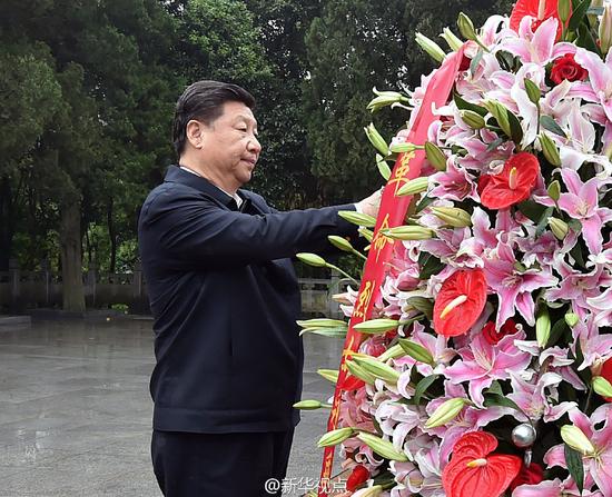 习近平考察安徽金寨